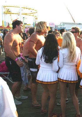 USC football and cheerleaders