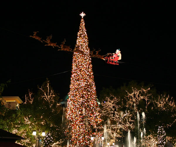 santa at the grove